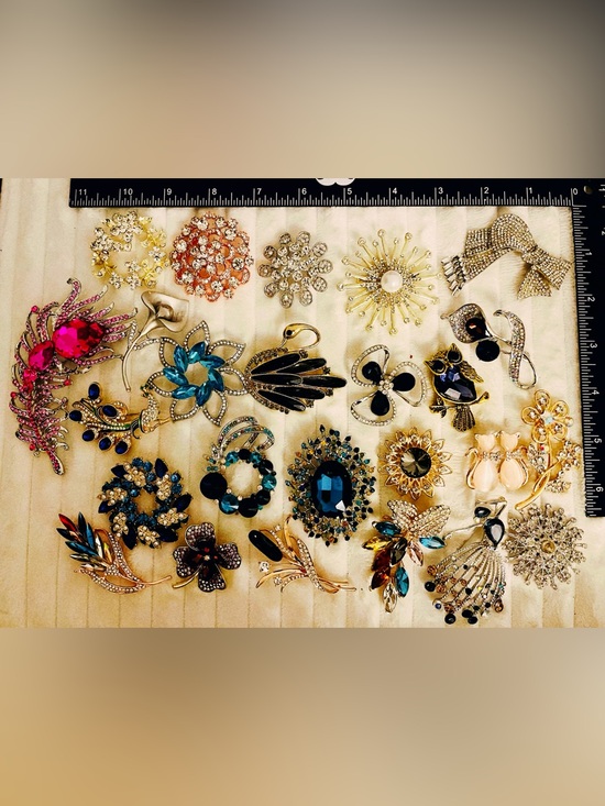 Jewelry - Lot of 25 Vintage Style Brooch Pins Crystal Pearl Flower Owl Cat Swan Jewelry